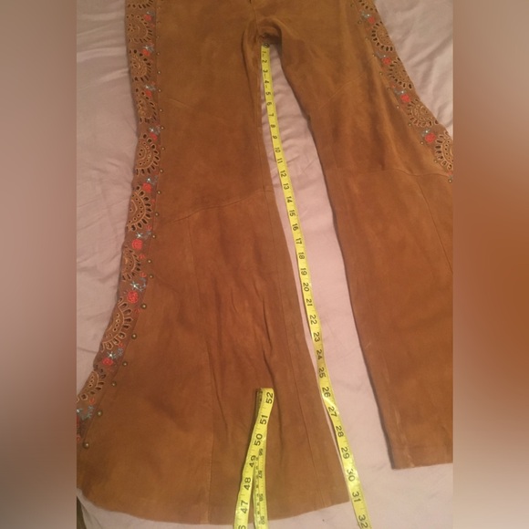 Free People Suede/Crochet Beautiful Daze Flare pants. Size 10 NO FLAWS RARE - Picture 4 of 13